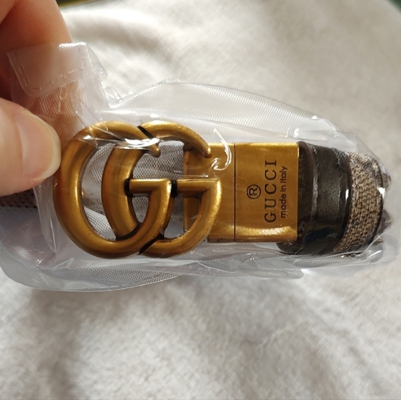 Gucci Reversible Gold GG Monogram/Black Leather Women's Belt - Picture 3 of 8